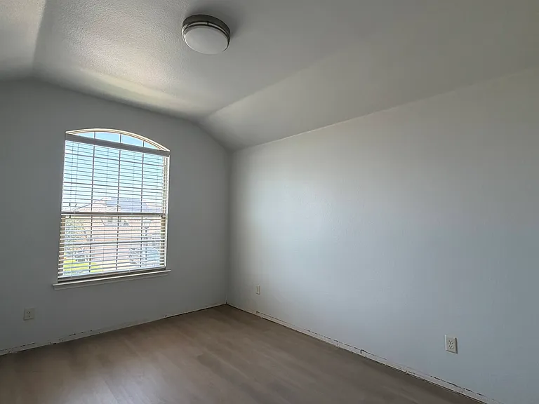 2123 Meadow View Dr — Photo 9