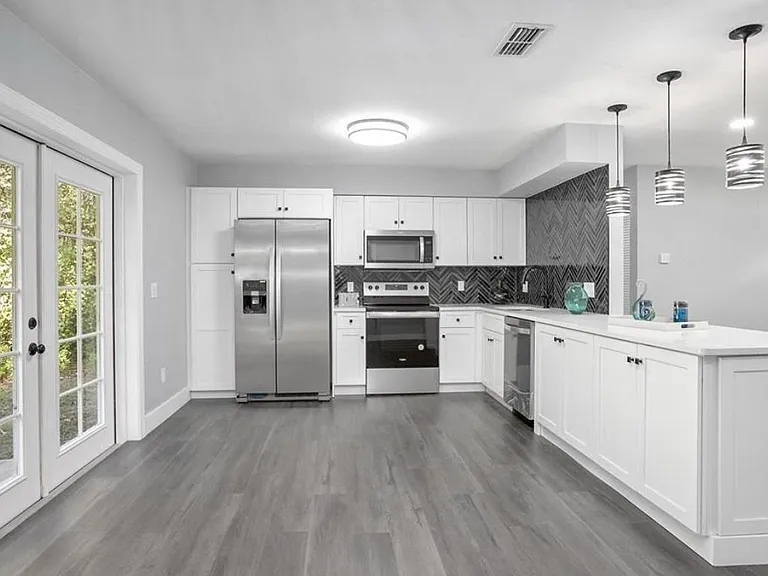 2061 Tanglewood Dr — Photo 5
