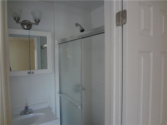 3rd image of 215 W 145th St APT 22