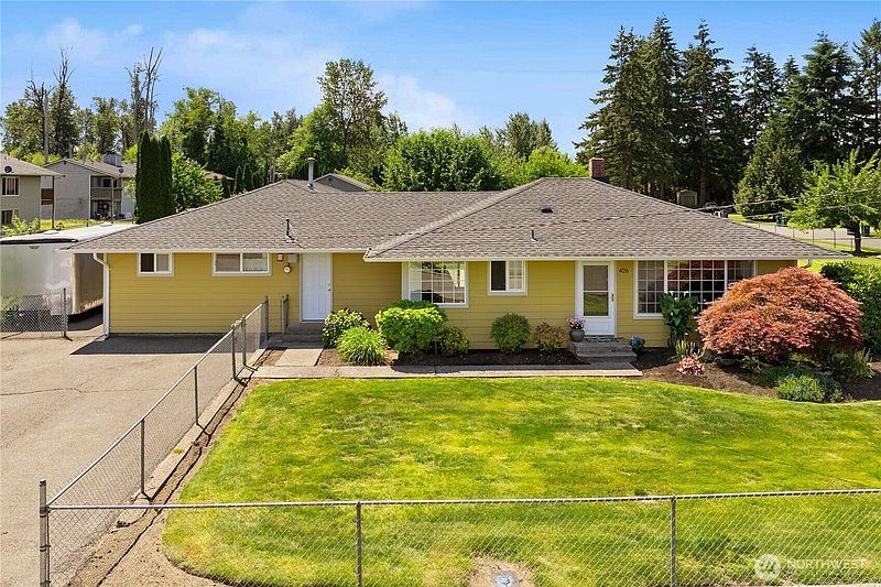 2nd image of 426 4th Avenue SE