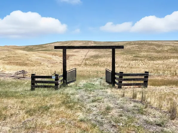 Sand Rd, Tygh Valley, OR 97063