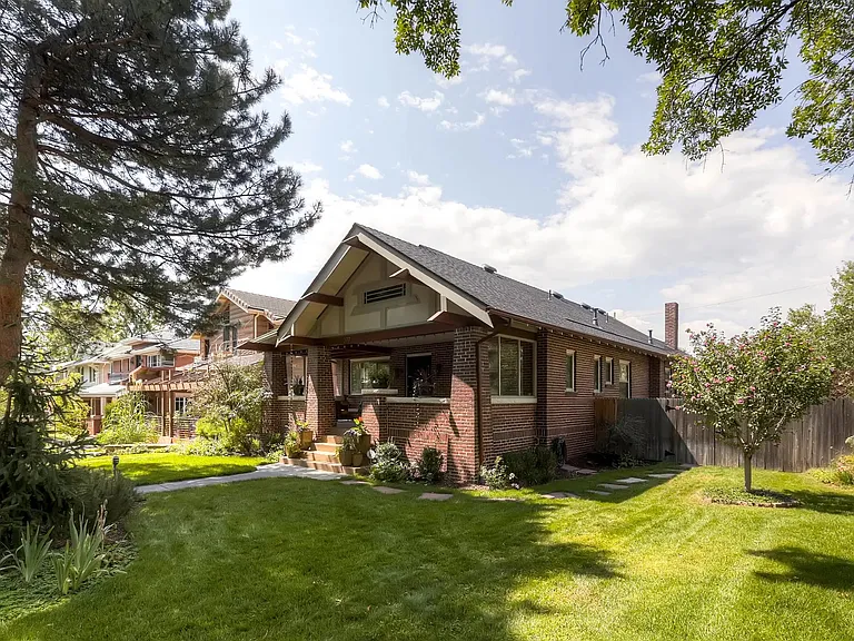 577 N Franklin St #B — Photo 1