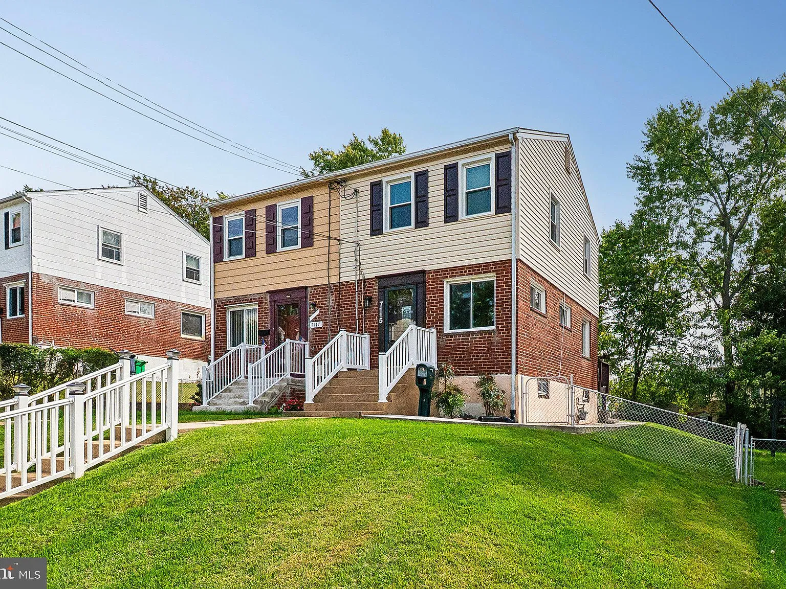 2 bed, 1.0 bath, 896 sqft, $1,800 — Photo 2