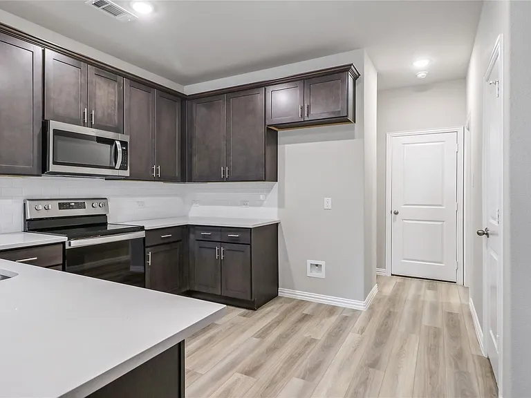 6717 Glimfeather Dr — Photo 6