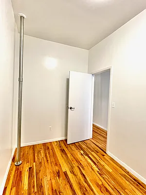 Rented by Compass | media 32