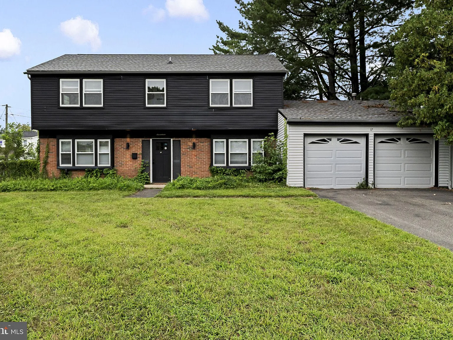 5 bed, 2.5 bath, 1959 sqft, $4,950 — Photo 2
