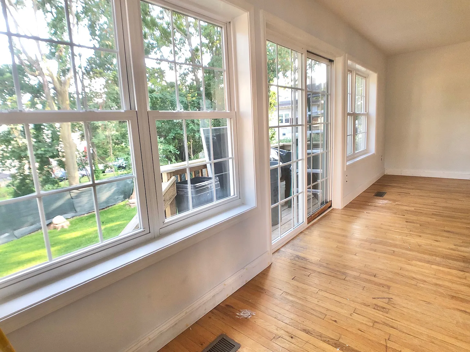 3 bed, 2.5 bath, 1800 sqft, $4,500 — Photo 3