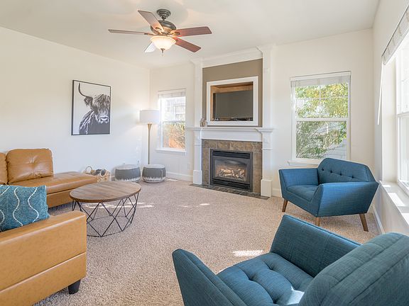3rd image of 180 Cedar Wood Cir