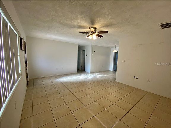 5th image of 9 Melissa Dr