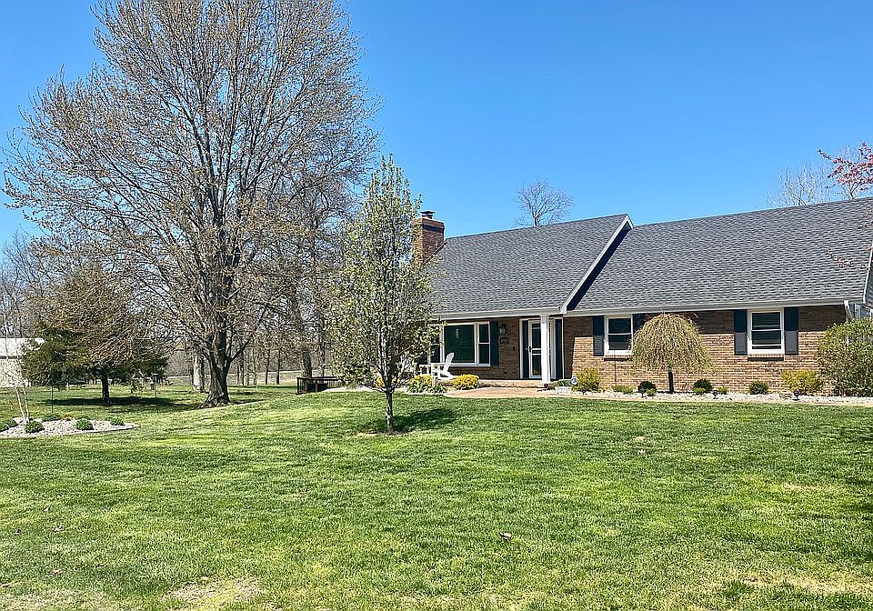 2nd image of 10951 SW Shagbark Rd