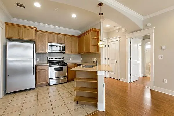 508 Elmwood Pl #B — Photo 6