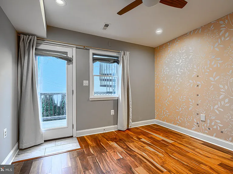 1620 E Clement St — Photo 25