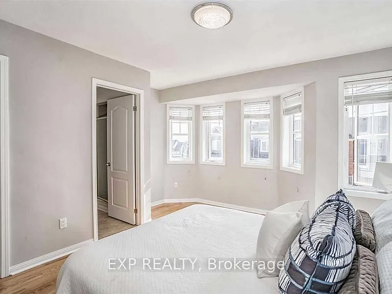 945 Sprague Pl — Photo 17