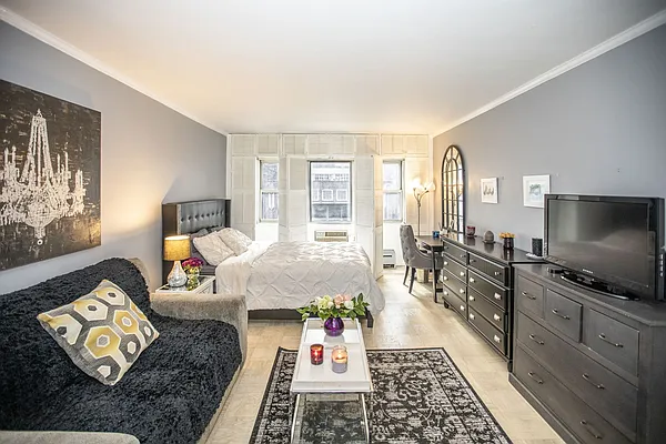 Rented by Ambar Realty Corp. | media 11