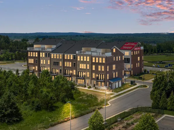 20876 Murry Falls Ter, Ashburn, VA 20147