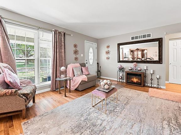 4th image of 5412 Priorybrook Rd