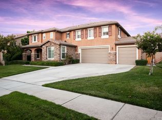 2105 Eureka St, Corona, CA 92882