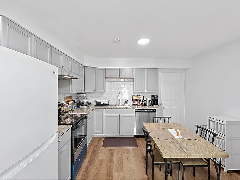 305-307 Hightower Rd #2 — Photo 8