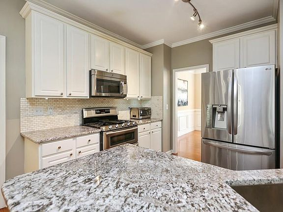 2nd image of 1827 Hidden Springs Walk SE