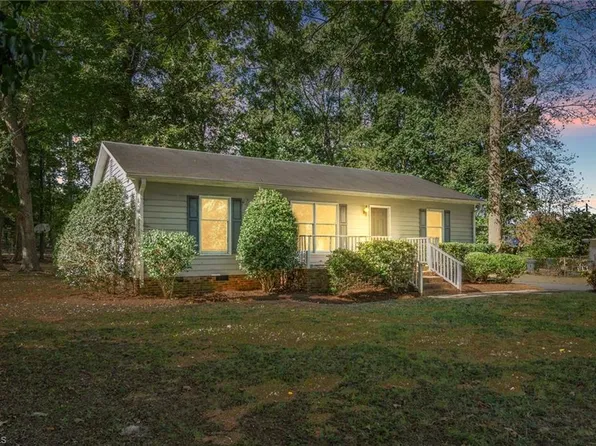 1264 Dixie St, Graham, NC 27253