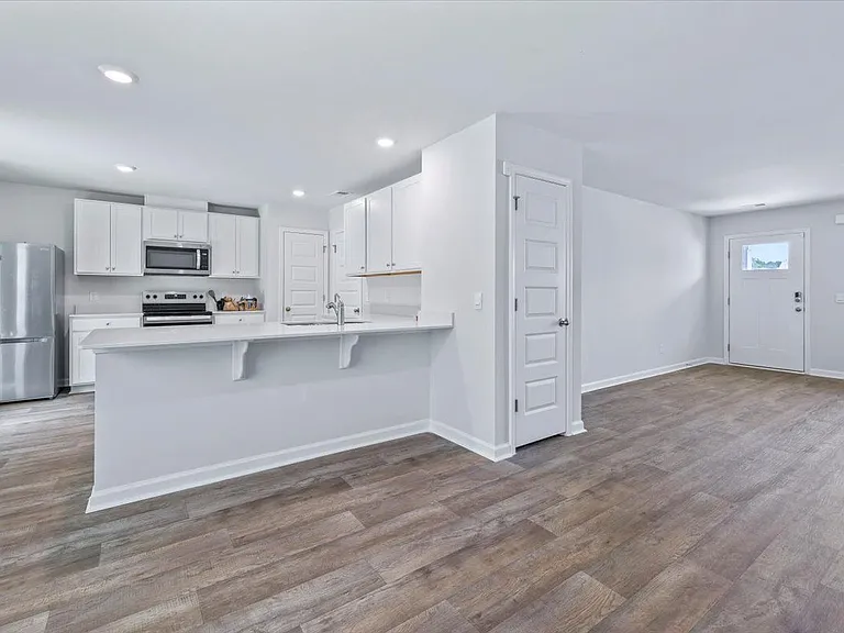 117 Azure Dr — Photo 14