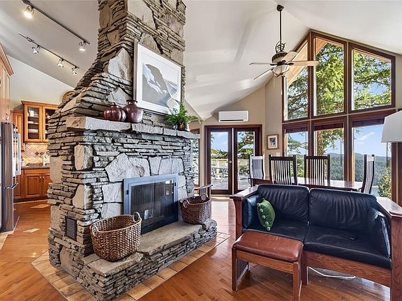 3rd image of 455 Heck Hill Rd