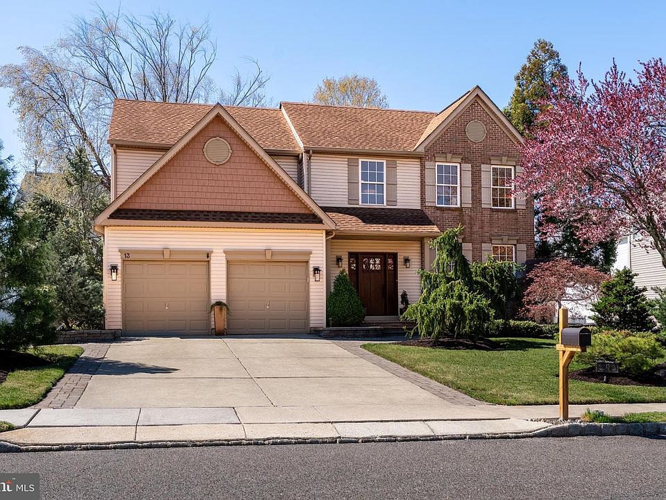 1st image of 13 Woodyfield Ln