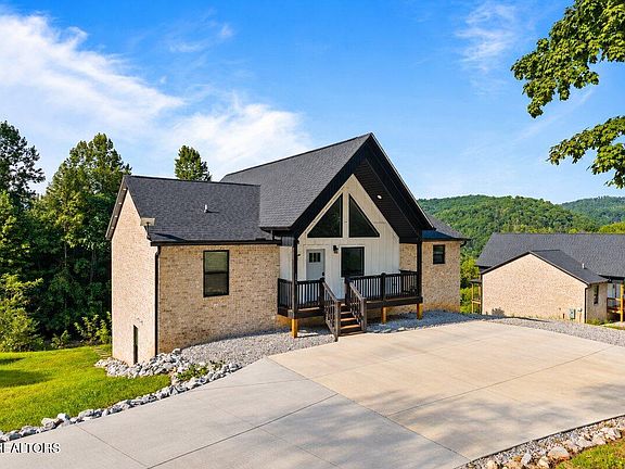 2nd image of 133 Pool Dr