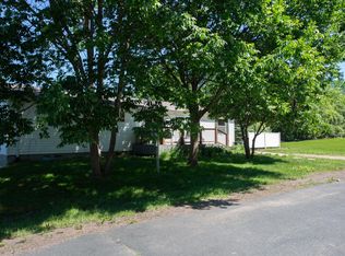 209 Limberg Ct, Glenwood City, WI 54013