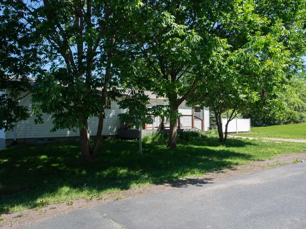 209 Limberg Ct, Glenwood City, WI 54013