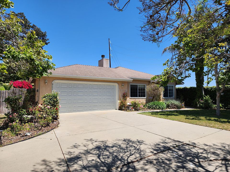 2nd image of 404 Washington Cir