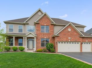 2439 Bauer Rd, North Aurora, IL 60542