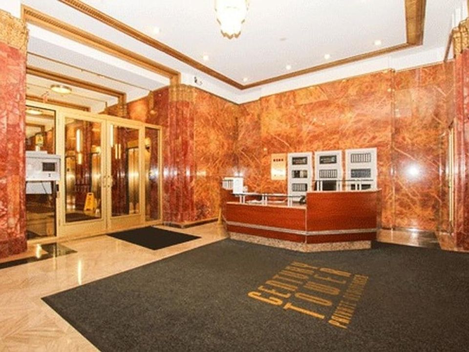24-hour security doorman