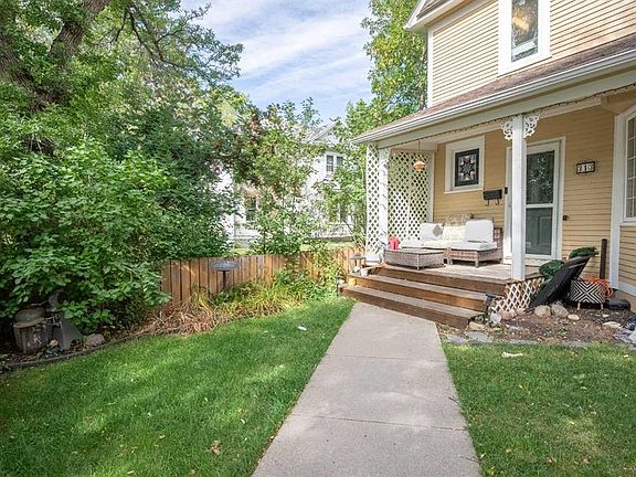 3rd image of 313 7a Ave S