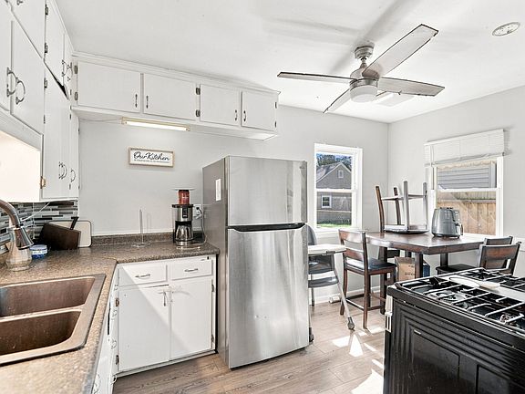 5th image of 1839 31st St