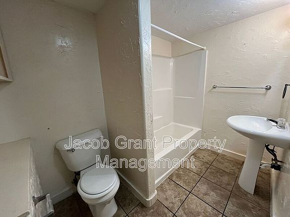 4th image of 1298 Idaho Ave Unit 2