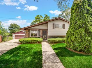 427 S Ardmore Ave, Addison, IL 60101