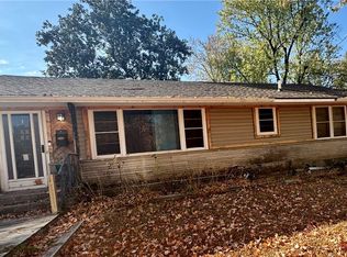 303 Wayland Dr, Springdale, AR 72764