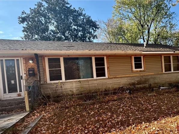 303 Wayland Dr, Springdale, AR 72764