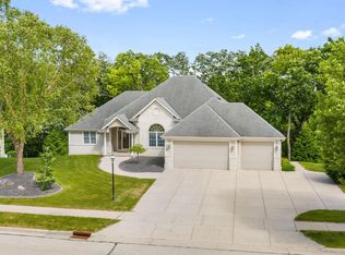 315 Prairie Song DRIVE, Waukesha, WI 53188