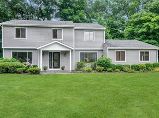 15 Pea Pond Ln, Briarcliff, NY 10510