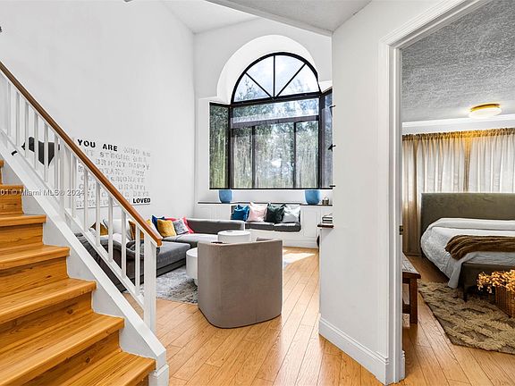4th image of 15495 N Miami Lakeway N #205-4