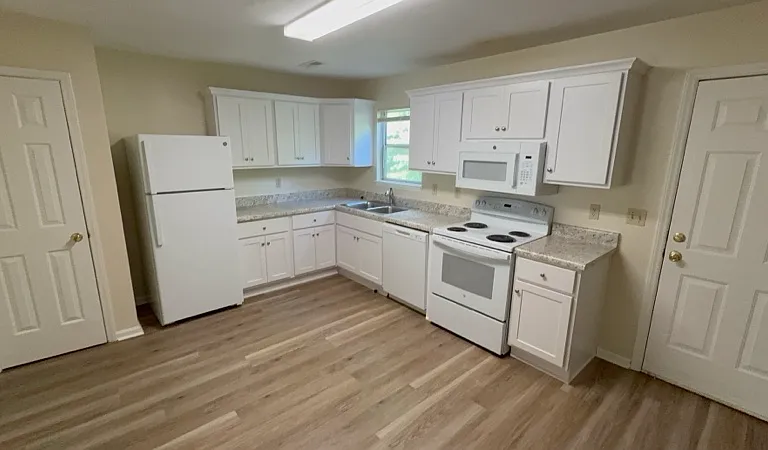333 Pheasant Run Ct — Photo 3