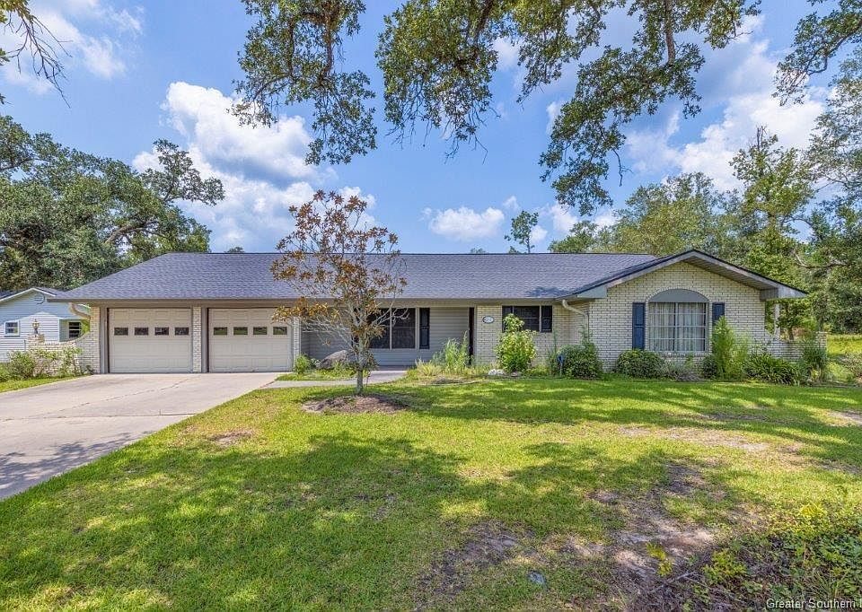 1st image of 3617 Coachman Dr