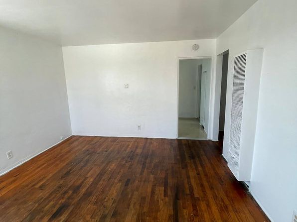 3031 Market St APT D