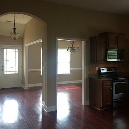 3rd image of 35 Lee Road 2176