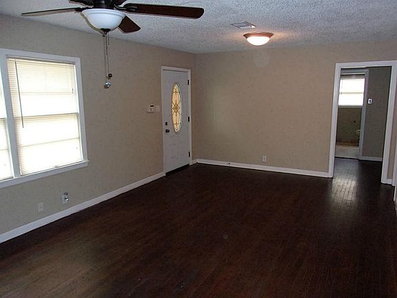 4th image of 5009 Post Oak Ln