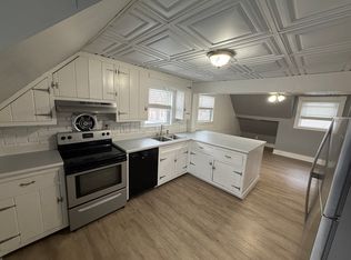 11 Chadwick St APT 2, Worcester, MA 01605