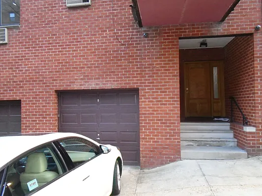 Rented by 18 REALTY | media 4