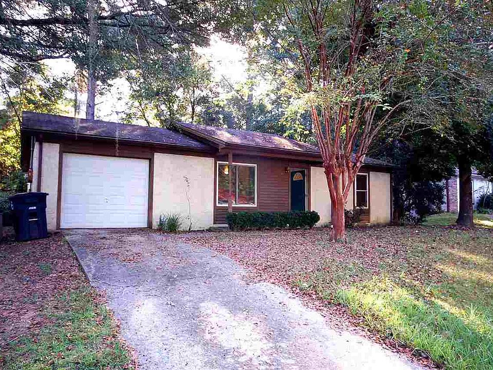 1st image of 4015 Sonnet Dr